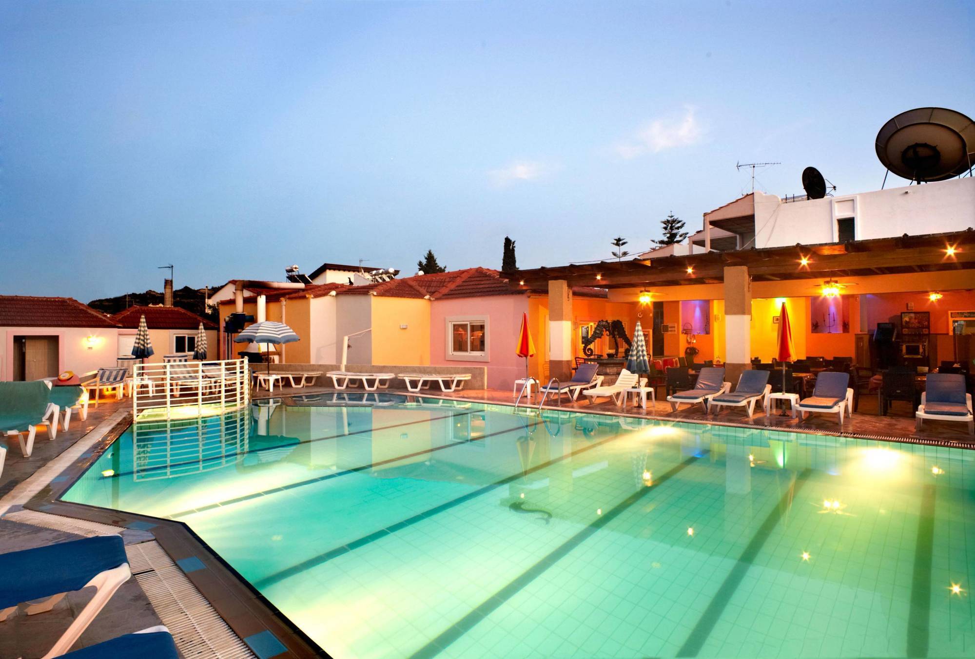 Marietta Hotel Apartments Pastida Exterior foto