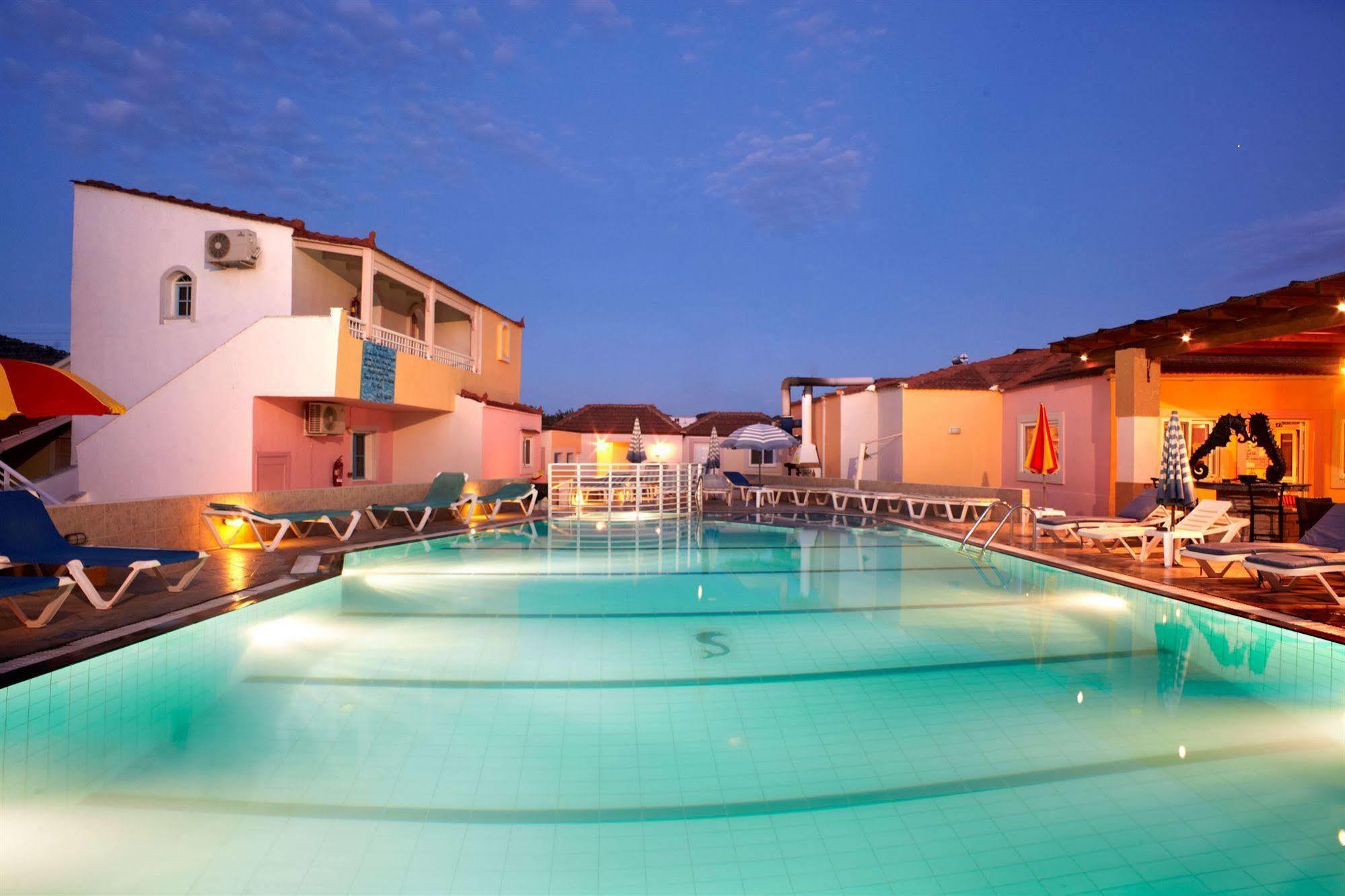 Marietta Hotel Apartments Pastida Exterior foto